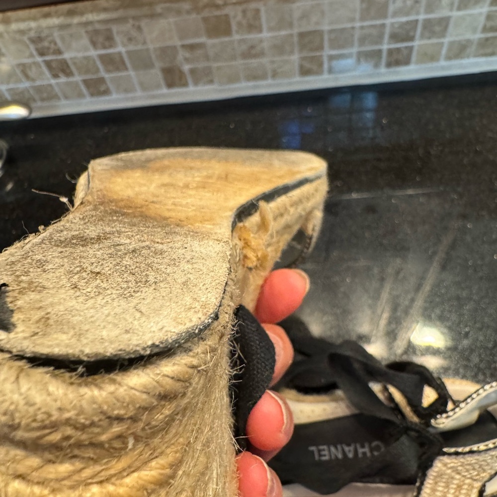 CHANEL Women's Black and Cream Espadrilles - Picture 15 of 16
